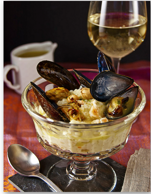 HAZELNUT MUSSELS WITH SAFFRON SAUCE