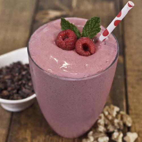 RASPBERRY & WALNUT SMOOTHIE