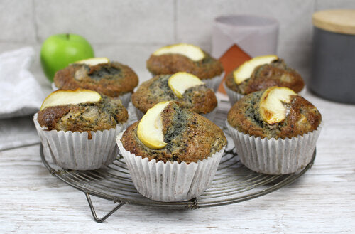 APPLE & BLACKCURRANT SEED FLOUR MUFFINS