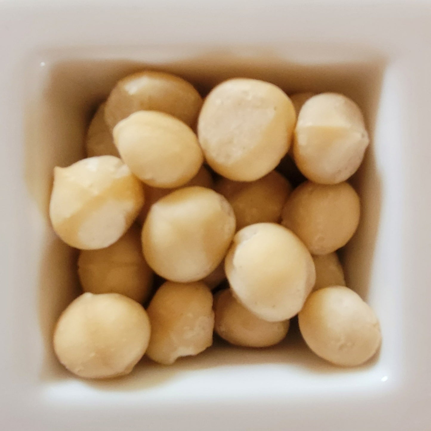 Macadamia kernels 150gm pottle